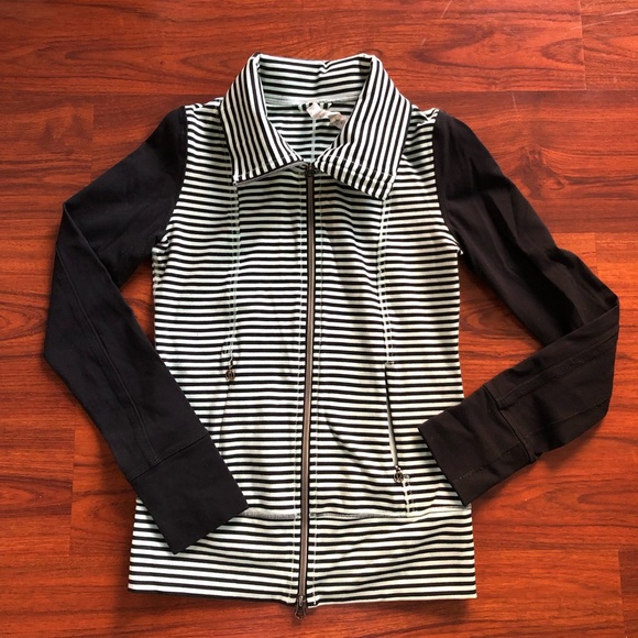 Lululemon Daily Yoga Jacket - Picture 4 of 12